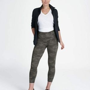 Spanx- Look at me now seamless leggings